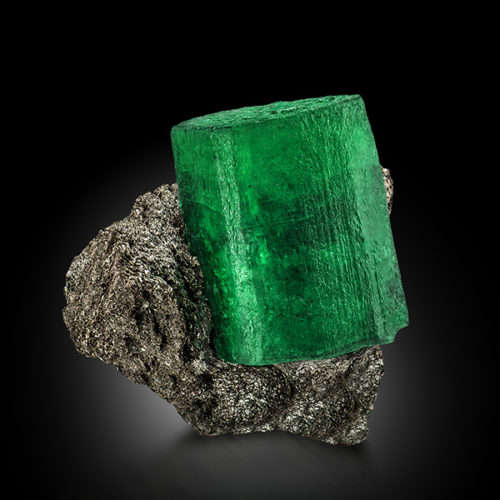 Emerald crystal 5 cm long in matrix, Ekaterinburg, Urals Region, Russia. Federico Picciani photo